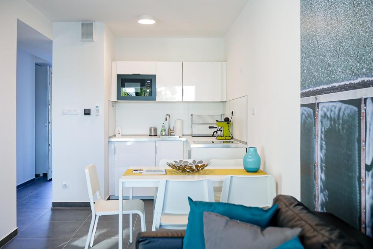 Marina Apartman Hotel Balatonszemes Ngoại thất bức ảnh