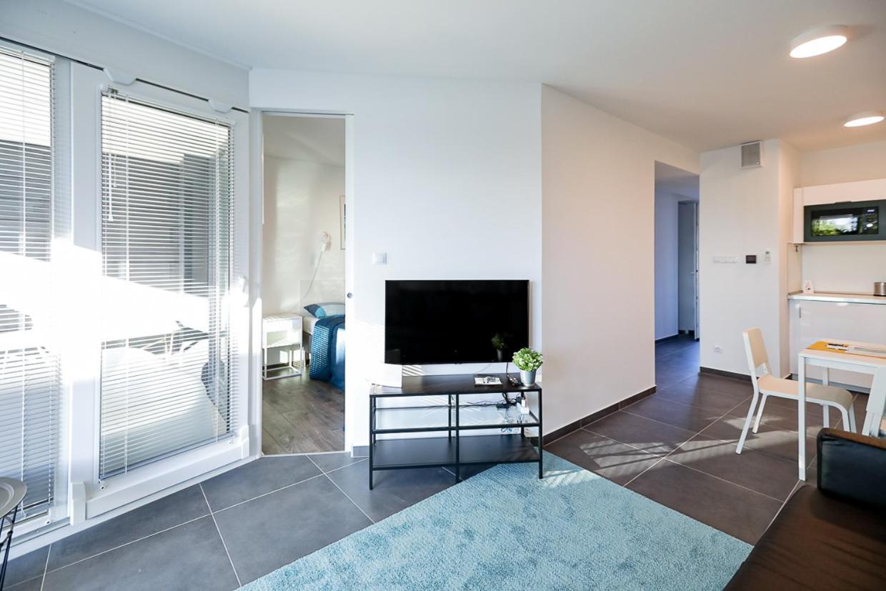 Marina Apartman Hotel Balatonszemes Ngoại thất bức ảnh