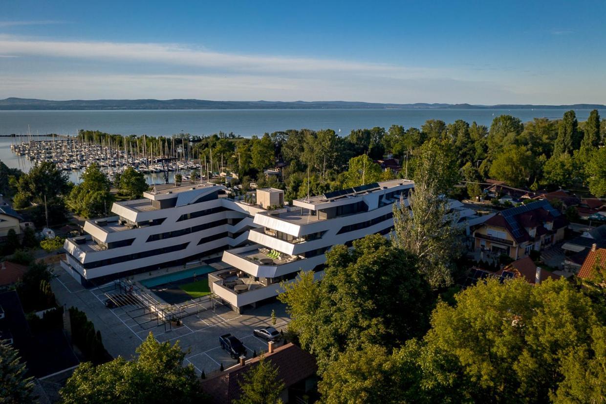 Marina Apartman Hotel Balatonszemes Ngoại thất bức ảnh