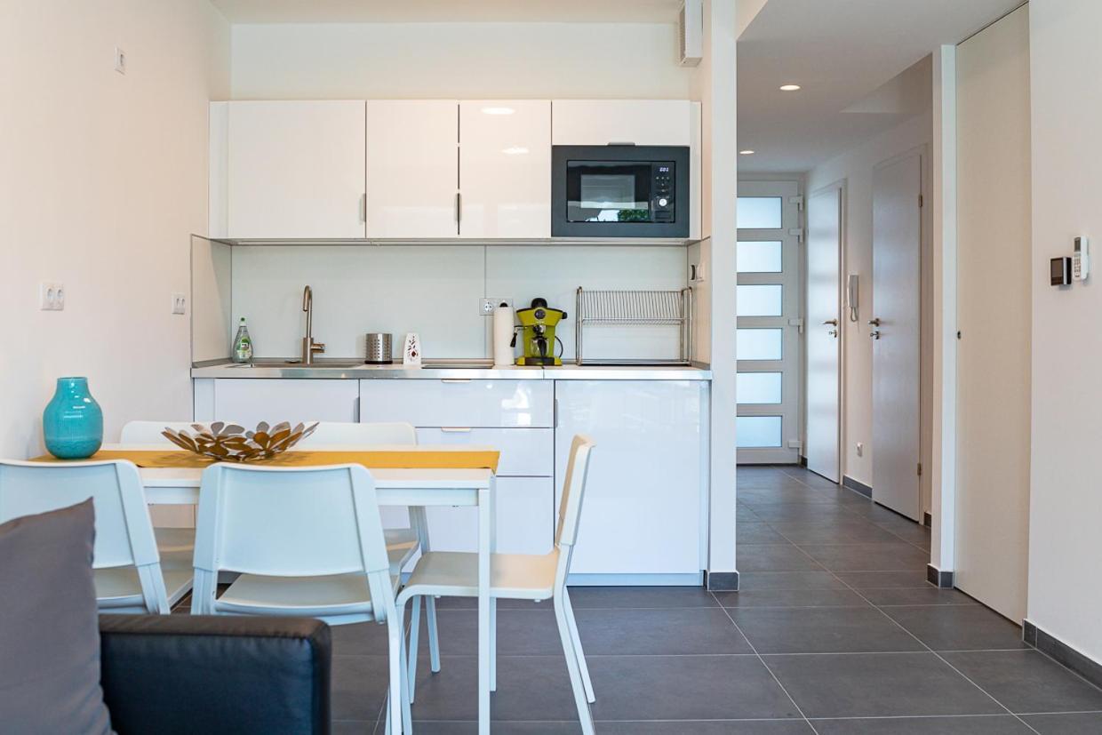 Marina Apartman Hotel Balatonszemes Ngoại thất bức ảnh