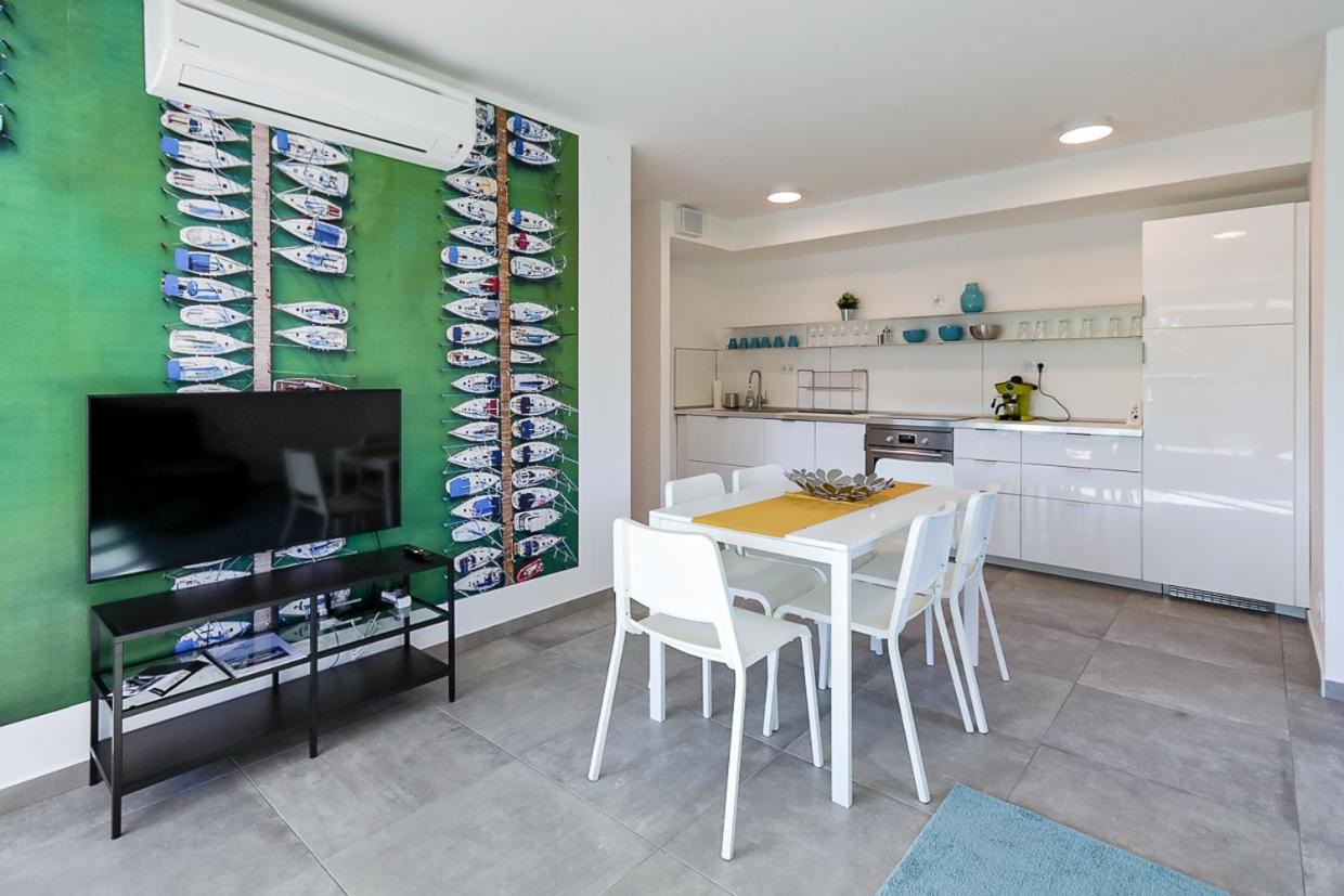Marina Apartman Hotel Balatonszemes Ngoại thất bức ảnh